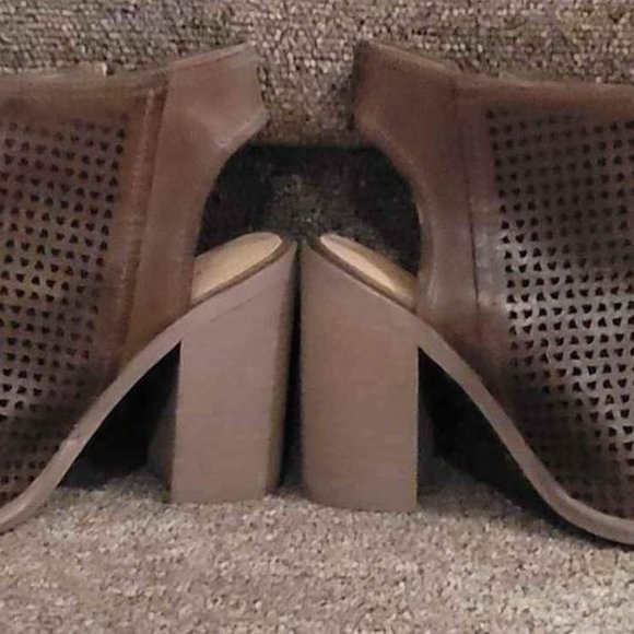 Ladies Sandals - Picture 3 of 5